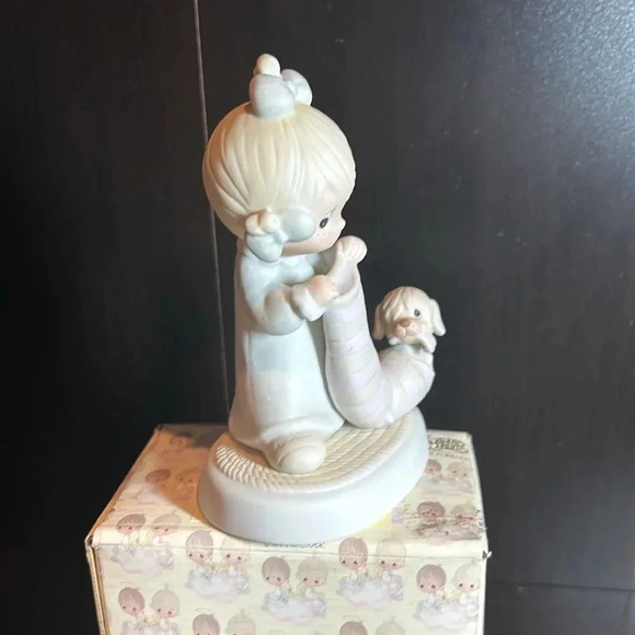 Precious Moments Christmas Joy from Head To Toe Porcelain. - Picture 2 of 8